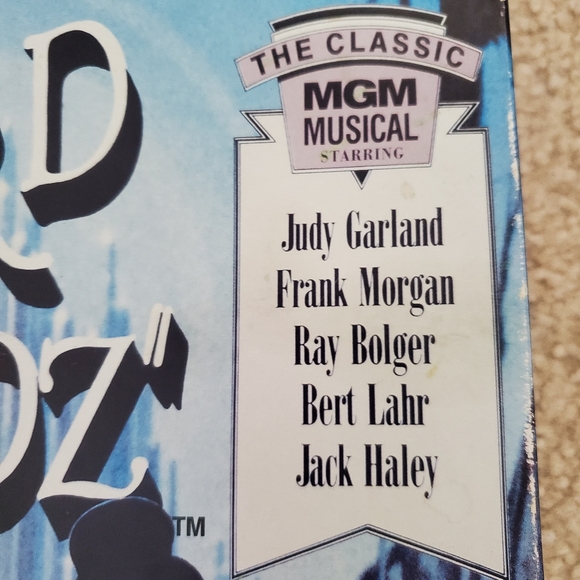 The Wizard of Oz 1100 Jigsaw Puzzle 24" x 36" - Picture 3 of 6